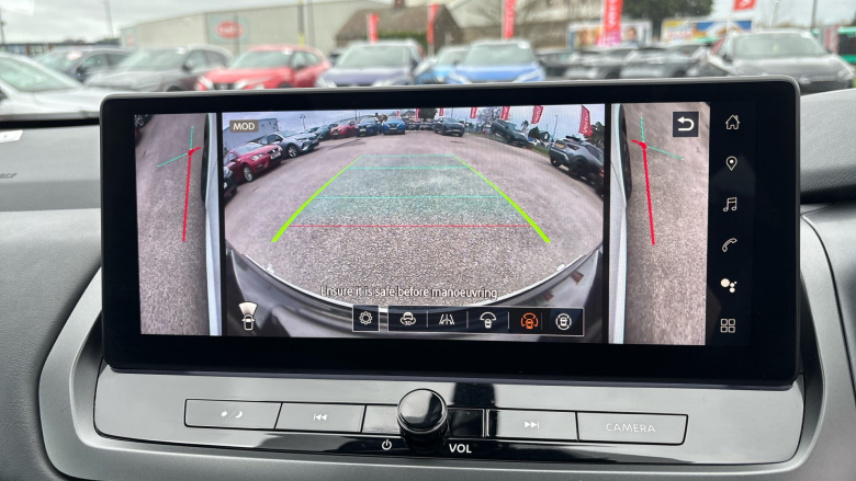 Nissan Qashqai 1.3 DiG-T MH N-Connecta 5dr Petrol Hatchback